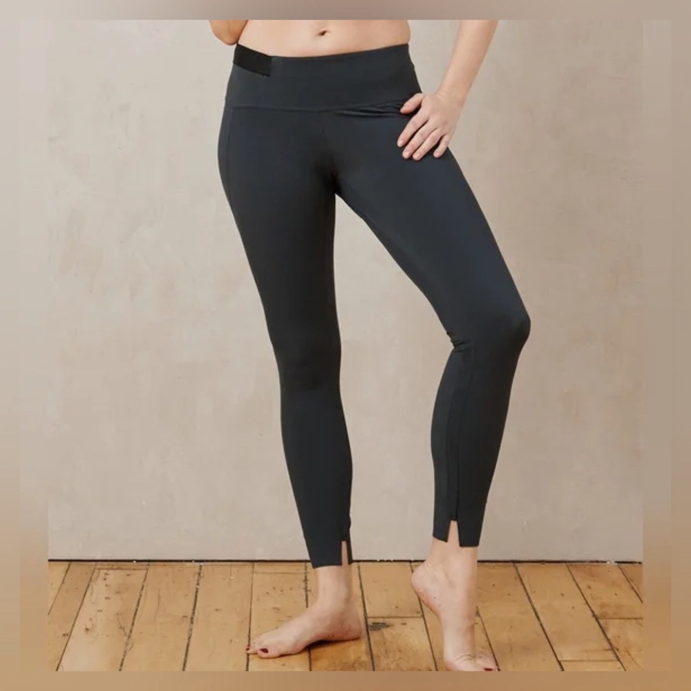 ADAY Gray Crop and Roll Leggings Pants  - S